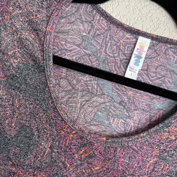 Lularoe Classic T Pink/Purple Pattern Small‎ - Picture 2 of 2